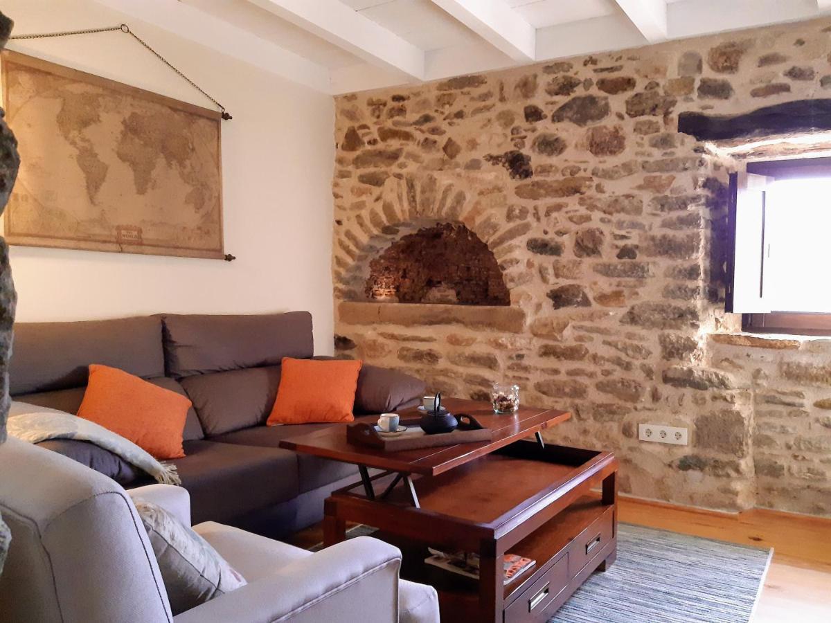 Monells - Casa Rural - Can Felip Exterior foto