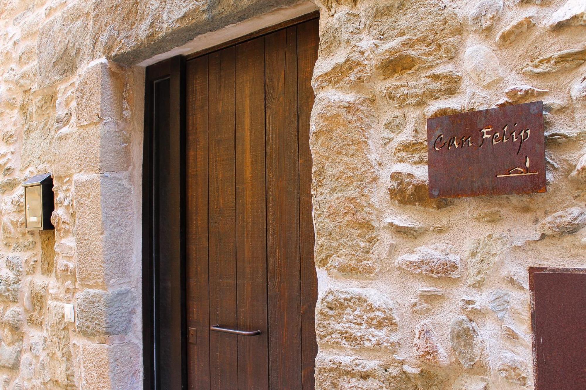 Monells - Casa Rural - Can Felip Exterior foto